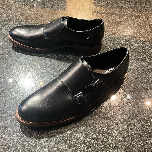 Men's Black Leather Dress Shoes - Picture 2 of 3